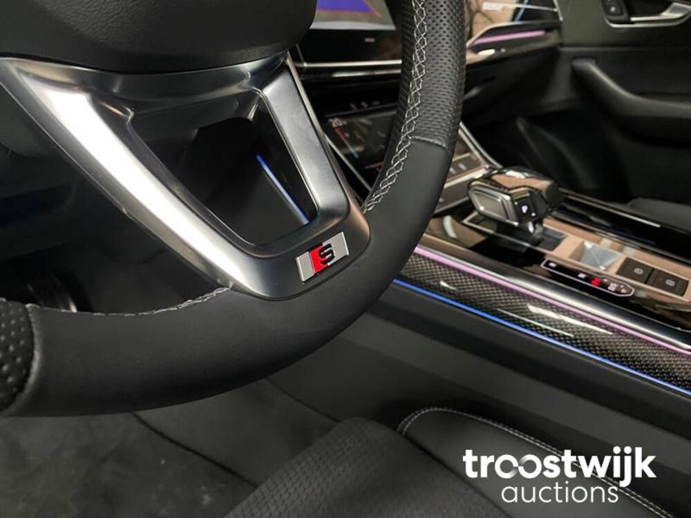 Audi Q8 S-line 55 TFSI Competition Plus 340PS 2023 -Herstellergarantie-