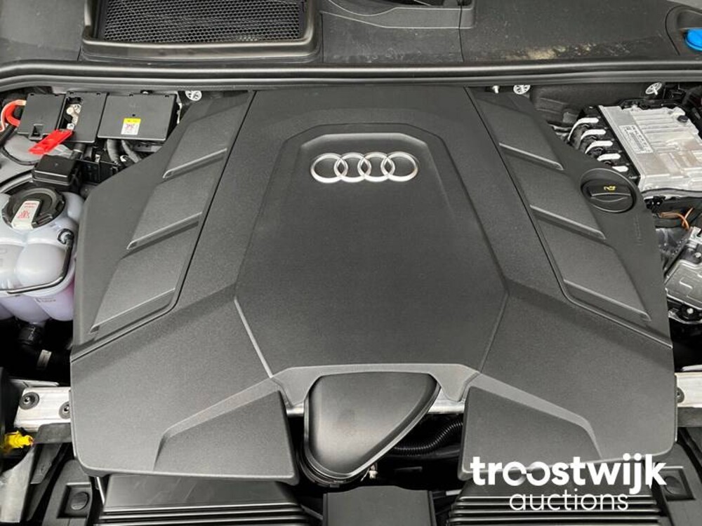 Audi Q8 S-line 55 TFSI Competition Plus 340PS 2023 -Herstellergarantie-