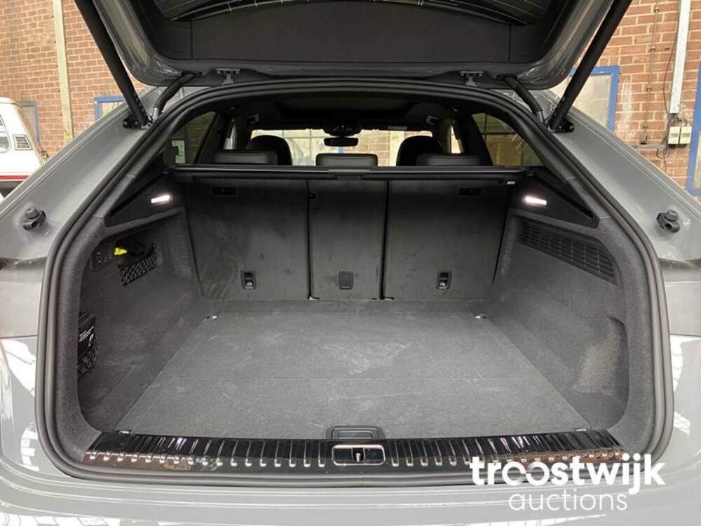 Audi Q8 S-line 55 TFSI Competition Plus 340PS 2023 -Herstellergarantie-