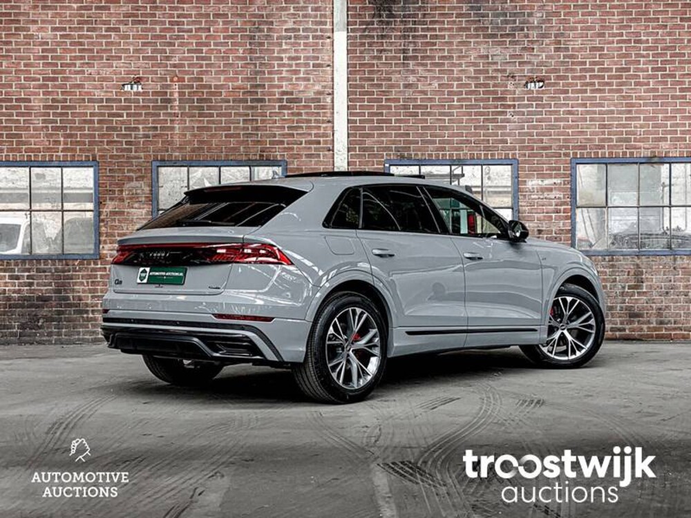 Audi Q8 S-line 55 TFSI Competition Plus 340PS 2023 -Herstellergarantie-