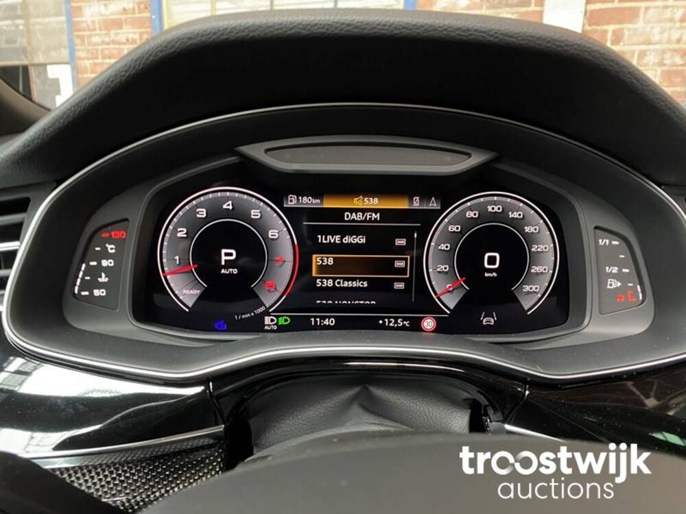 Audi Q8 S-line 55 TFSI Competition Plus 340PS 2023 -Herstellergarantie-