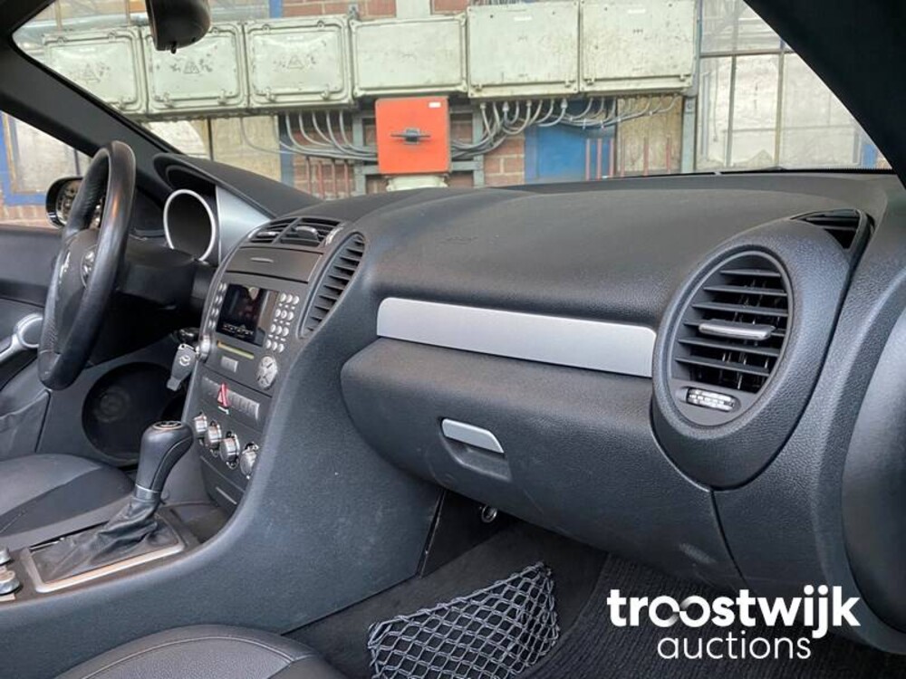 Mercedes-Benz SLK200 Kompressor 163hp 2006 SLK-class Cabriolet, 37-XH-RH