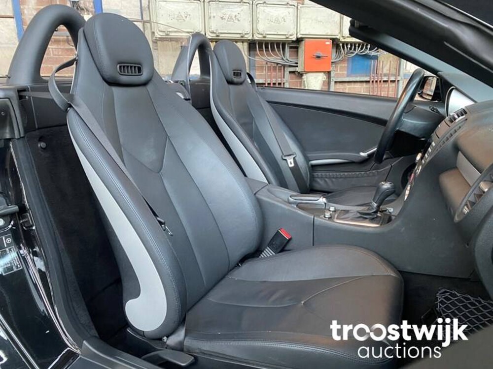 Mercedes-Benz SLK200 Kompressor 163hp 2006 SLK-class Cabriolet, 37-XH-RH