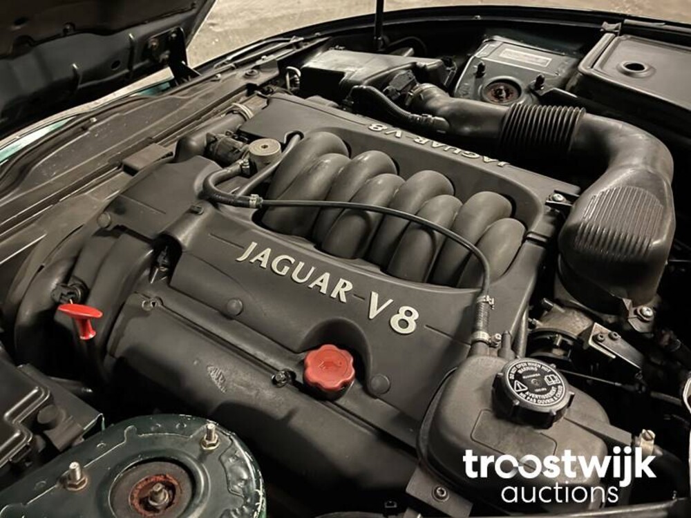 Jaguar XK8 4.0 V8 Convertible 286pk 2000, 07-XJ-GG