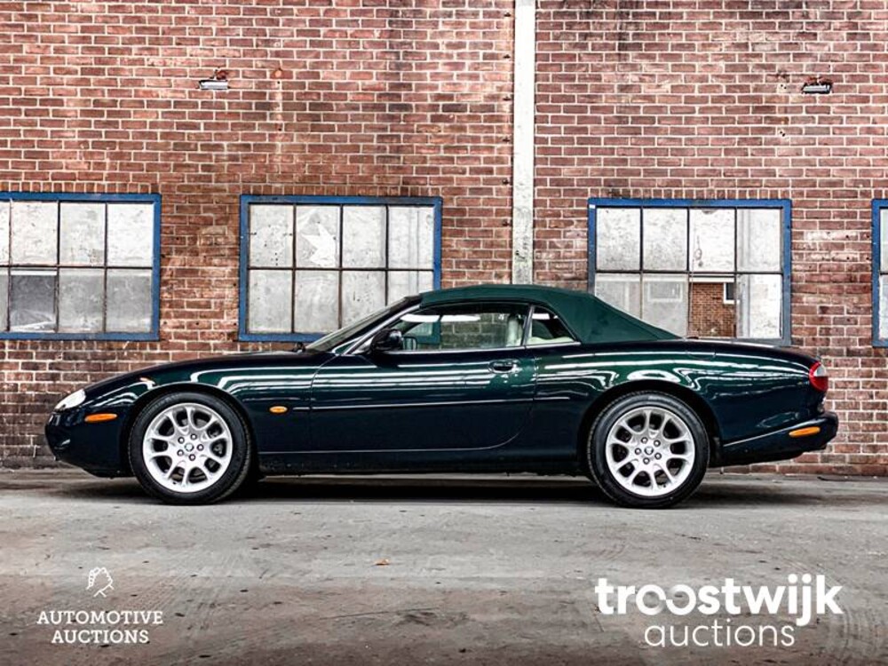 Jaguar XK8 4.0 V8 Convertible 286pk 2000, 07-XJ-GG