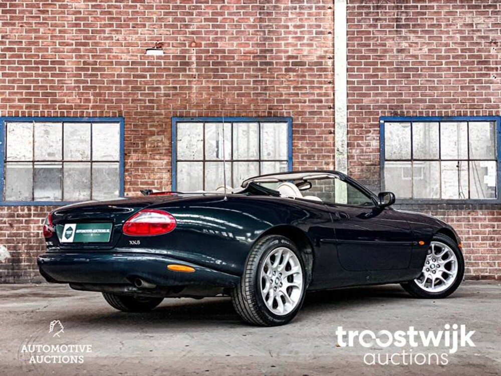 Jaguar XK8 4.0 V8 Convertible 286pk 2000, 07-XJ-GG