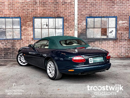 Jaguar XK8 4.0 V8 Convertible 286pk 2000, 07-XJ-GG