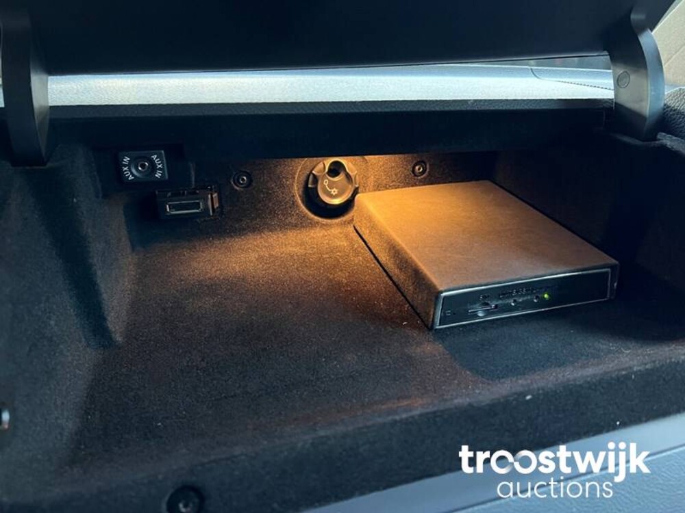 Volkswagen Transporter Luxe Multivan VIP TDI L1H1 Highline 179PS 2012, 3-XFH-68