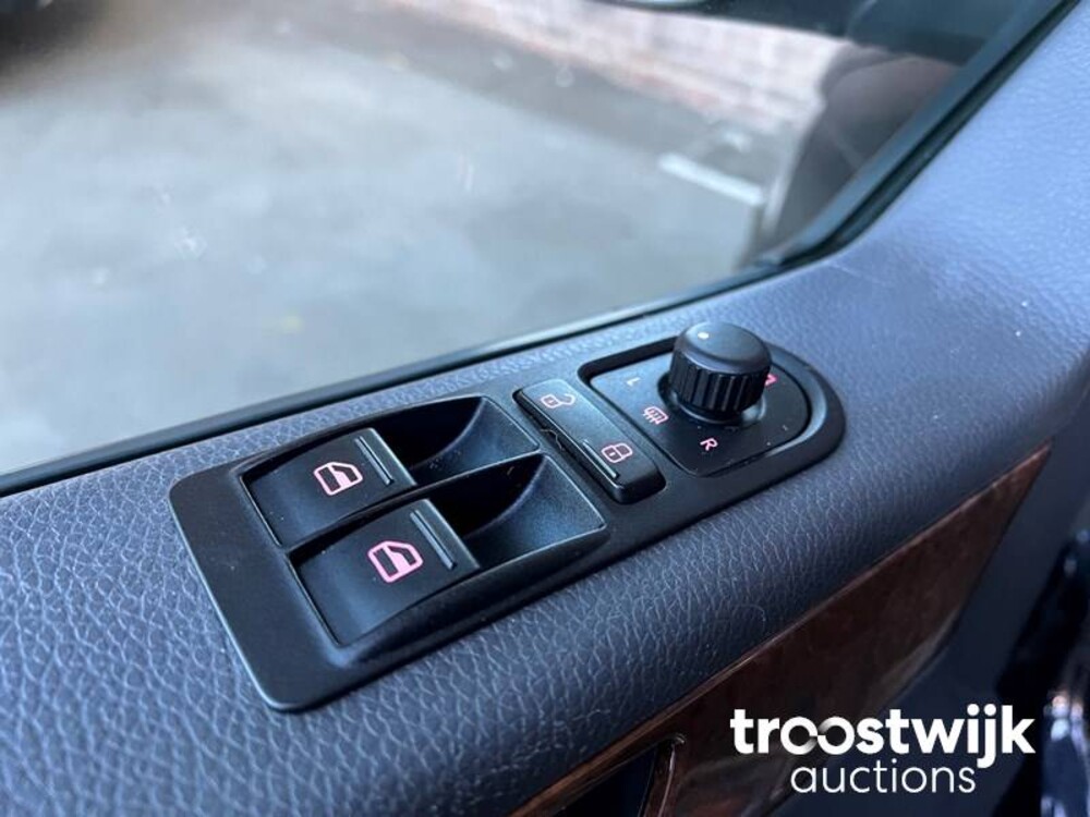 Volkswagen Transporter Luxe Multivan VIP TDI L1H1 Highline 179PS 2012, 3-XFH-68