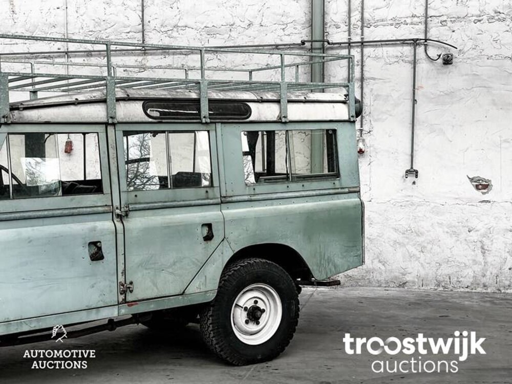 Land Rover Defender 2.3 109