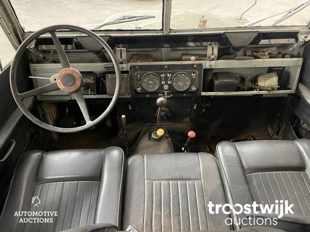 Land Rover Defender 2.3 109