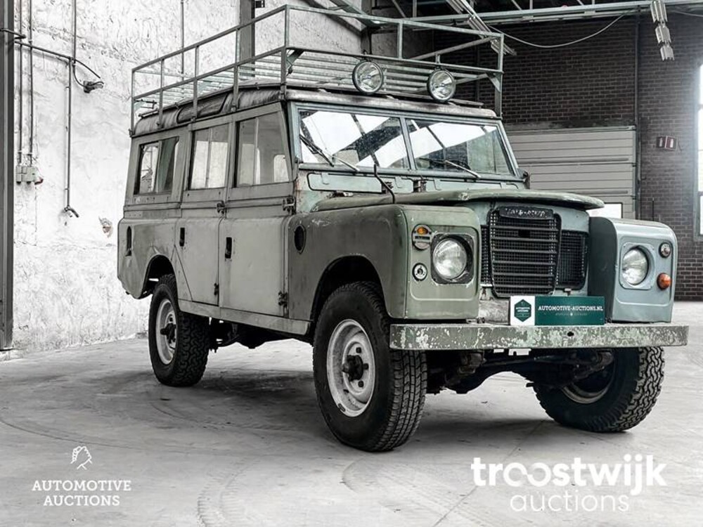 Land Rover Defender 2.3 109