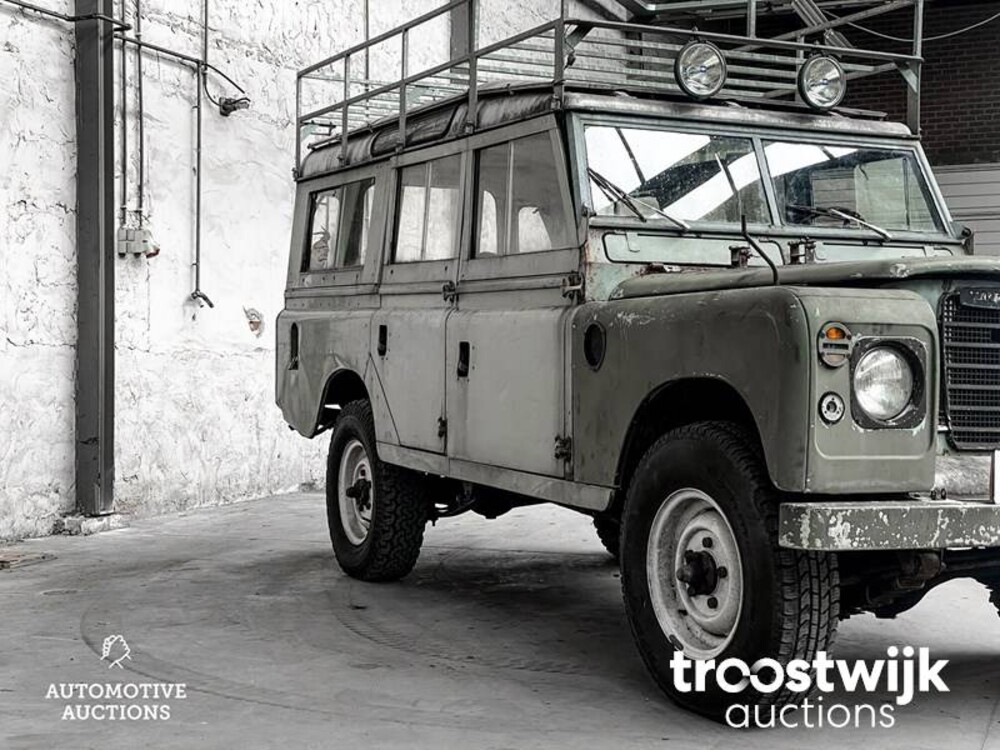 Land Rover Defender 2.3 109