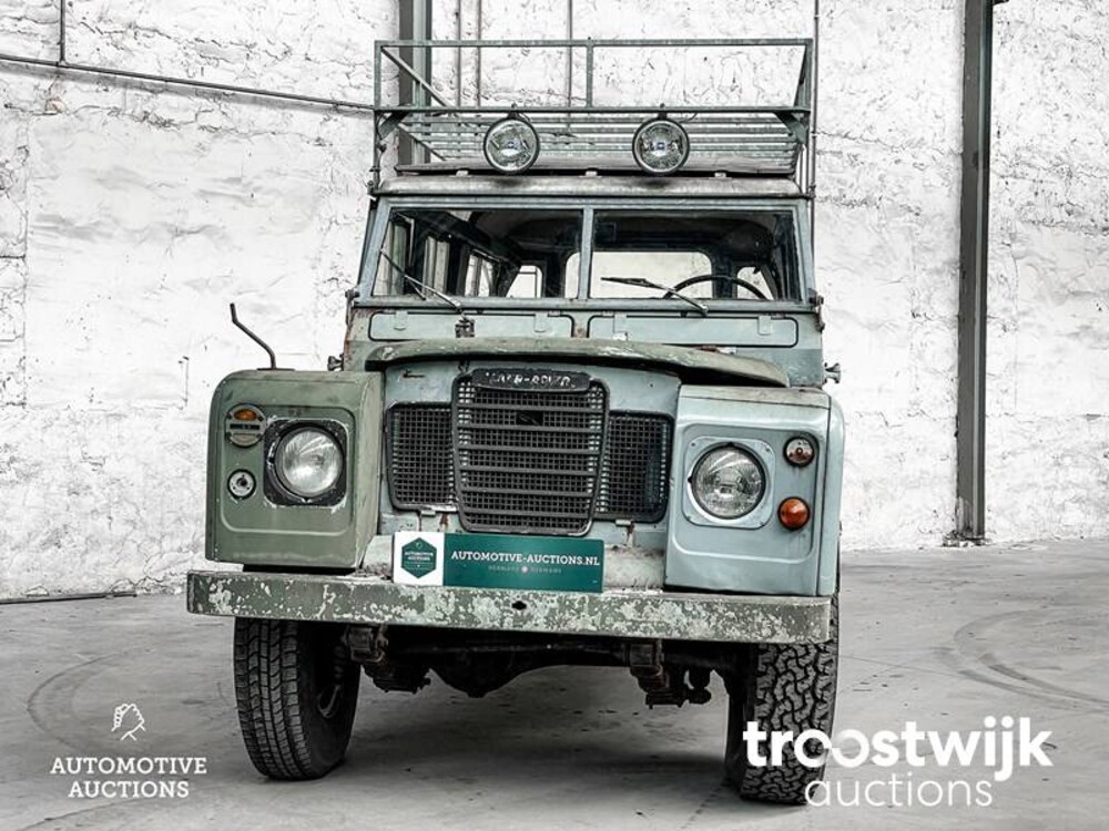 Land Rover Defender 2.3 109