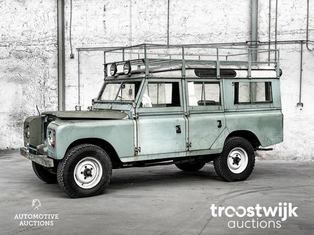 Land Rover Defender 2.3 109