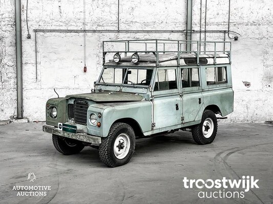 Land Rover Defender 2.3 109