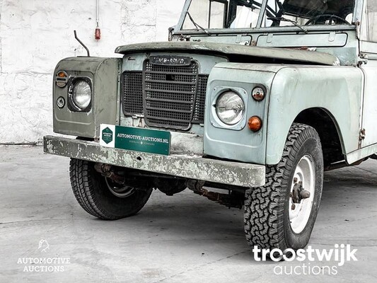 Land Rover Defender 2.3 109