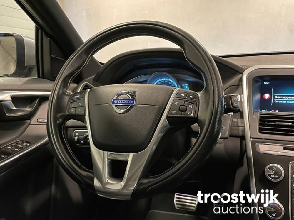 Volvo XC60 R-Design D4 Ocean Race 181hp 2015, ZN-700-D