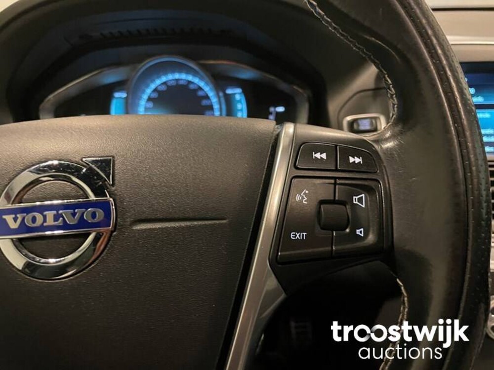 Volvo XC60 R-Design D4 Ocean Race 181hp 2015, ZN-700-D