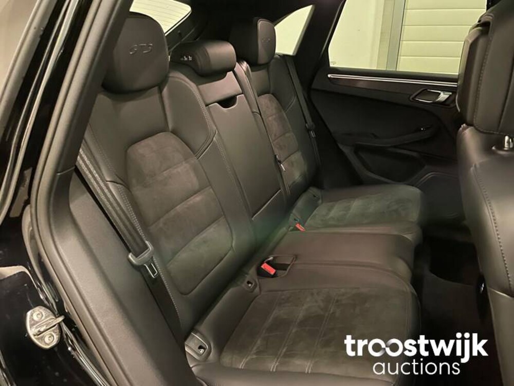 Porsche Macan GTS 2.9 V6 NEW-MODEL SportChrono 381hp 2020, J-928-TH