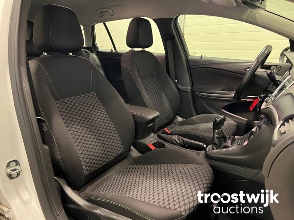 Opel Astra Sports Tourer CDTI Business+ 110 2018 -Quelle: NL-, RN-651-N
