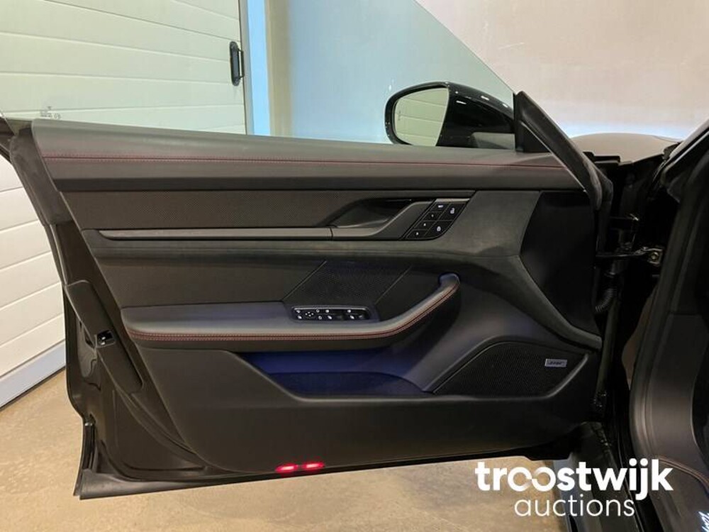 Porsche Taycan Sport Turismo GTS 84 kWh 517PS 2022 Herstellergarantie, R-954-DS