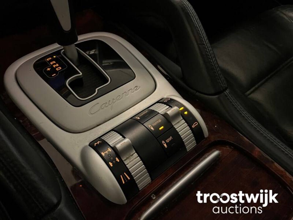 Porsche Turbo 4.5 V8 450PS 2004, 04-PN-JP