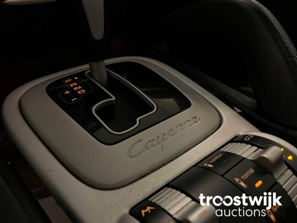 Porsche Turbo 4.5 V8 450PS 2004, 04-PN-JP