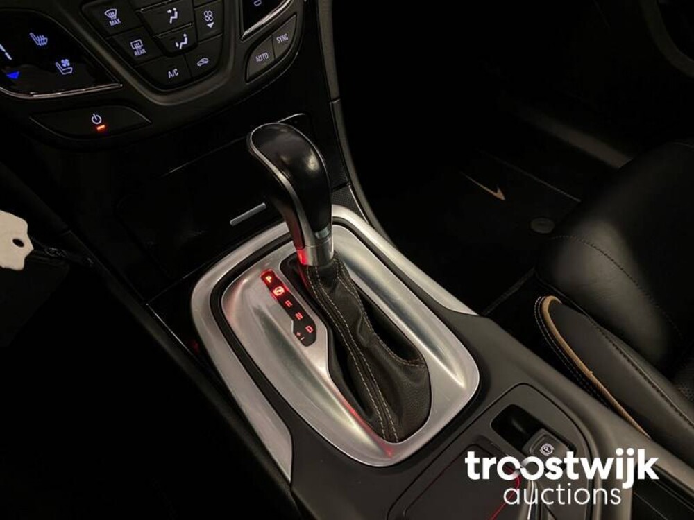 Opel Insignia Turbo Innovation 2.0 OPC Line 250PS 2015, L-587-YYY