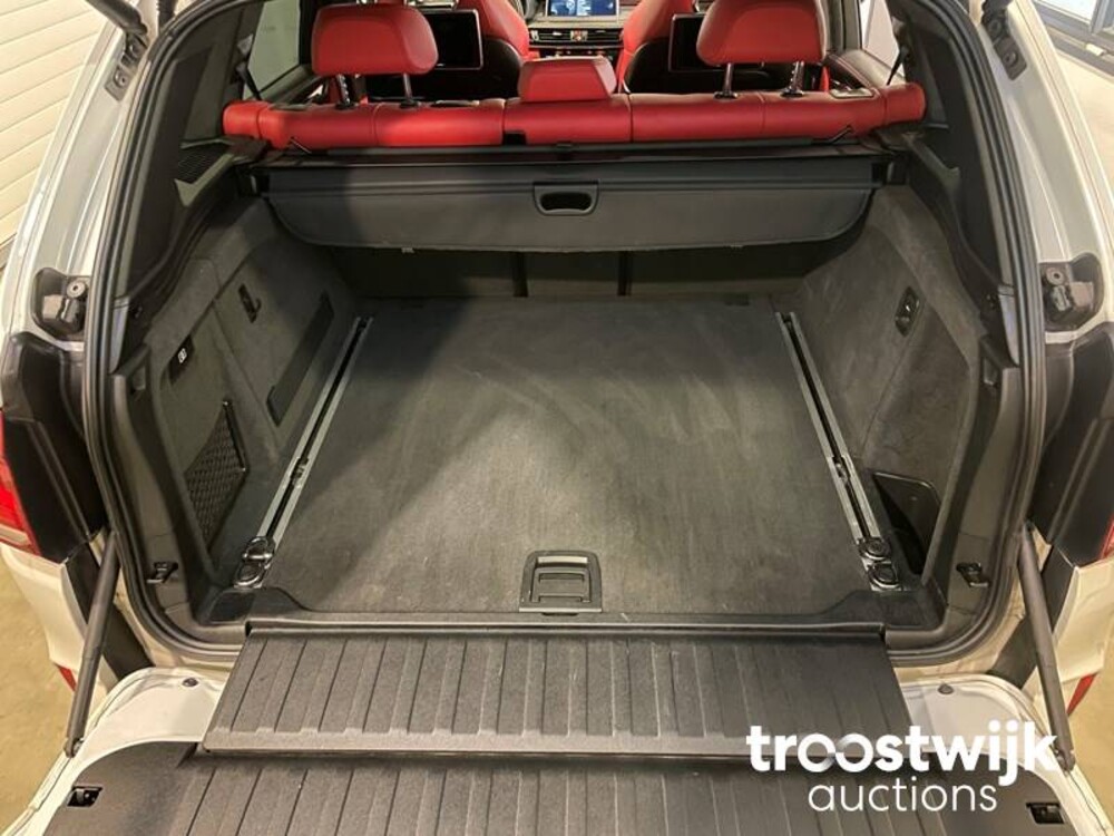 BMW X5M (F15) 4.4 V8 Akrapovic 575PS 2015, N-425-XZ