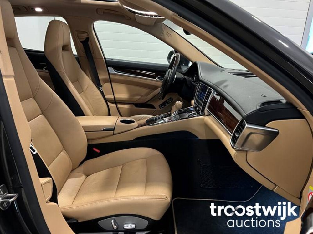 Porsche Panamera 3.6 Platinum Edition SportChrono 299PS 2013, L-185-HT