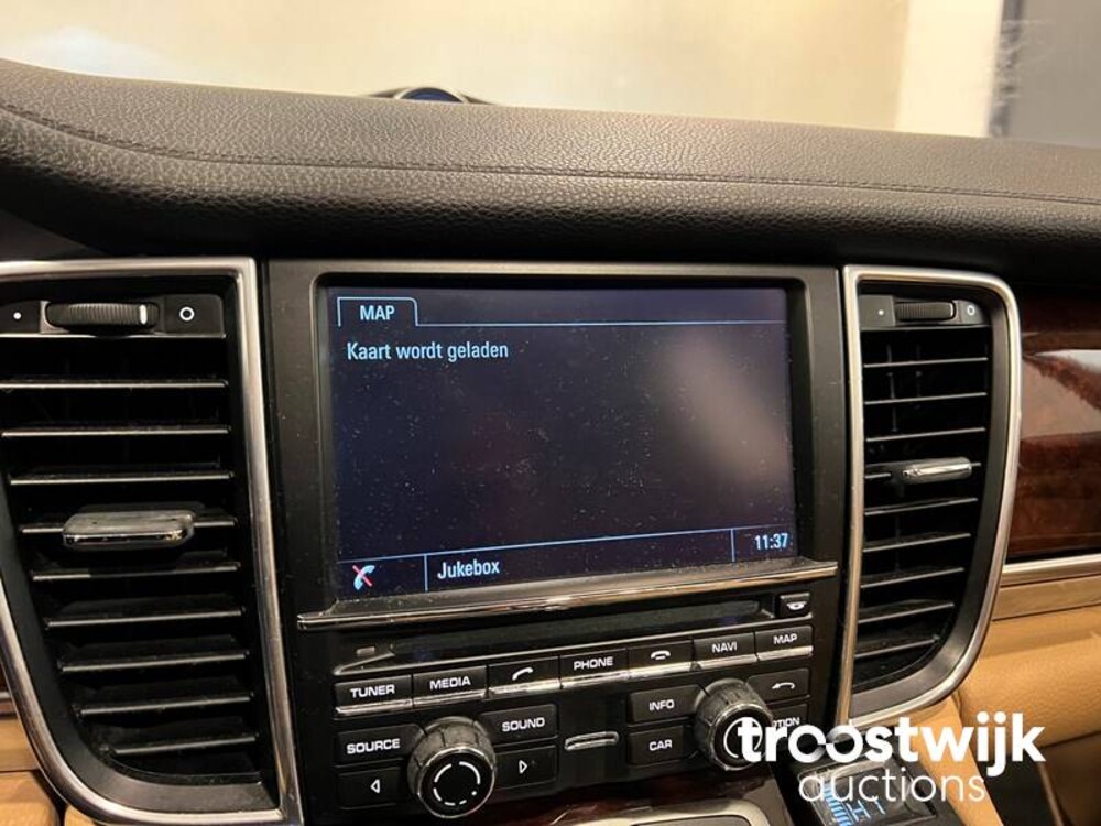 Porsche Panamera 3.6 Platinum Edition SportChrono 299PS 2013, L-185-HT