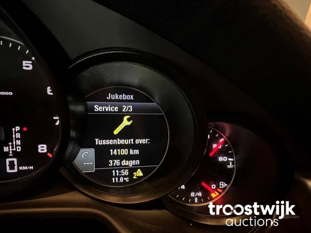 Porsche Panamera 3.6 Platinum Edition SportChrono 299PS 2013, L-185-HT