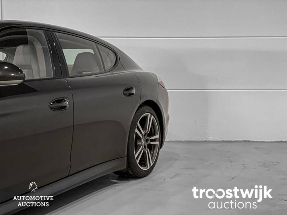 Porsche Panamera 3.6 Platinum Edition SportChrono 299PS 2013, L-185-HT