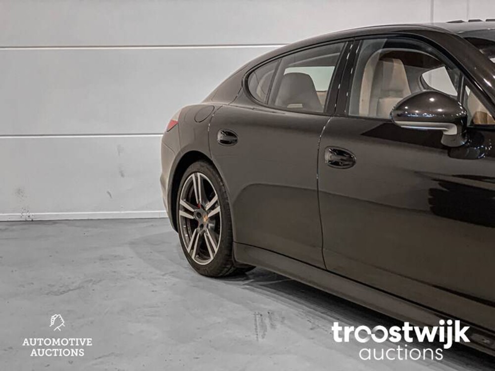 Porsche Panamera 3.6 Platinum Edition SportChrono 299PS 2013, L-185-HT