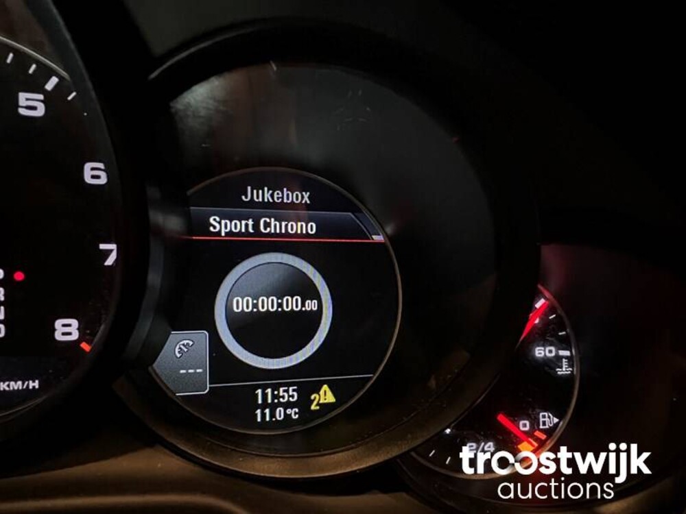 Porsche Panamera 3.6 Platinum Edition SportChrono 299PS 2013, L-185-HT