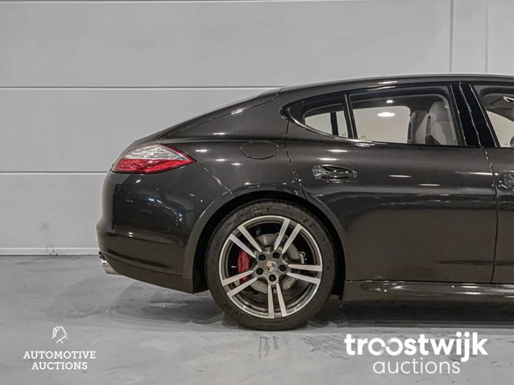 Porsche Panamera 3.6 Platinum Edition SportChrono 299PS 2013, L-185-HT