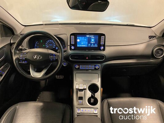 Hyundai Kona EV Premium 64 kWh 204pk 2019 -Orig. NL- XJ-955-Z