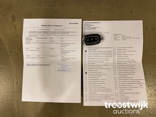 Hyundai Kona EV Premium 64 kWh 204pk 2019 -Orig. NL- XJ-955-Z