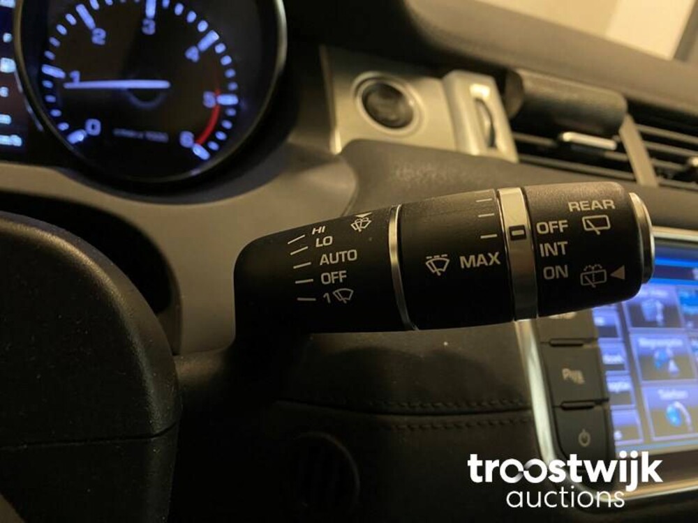 Land Rover Range Rover Evoque 2.2 eD4 2WD Prestige 150hp 2013, XT-118-V