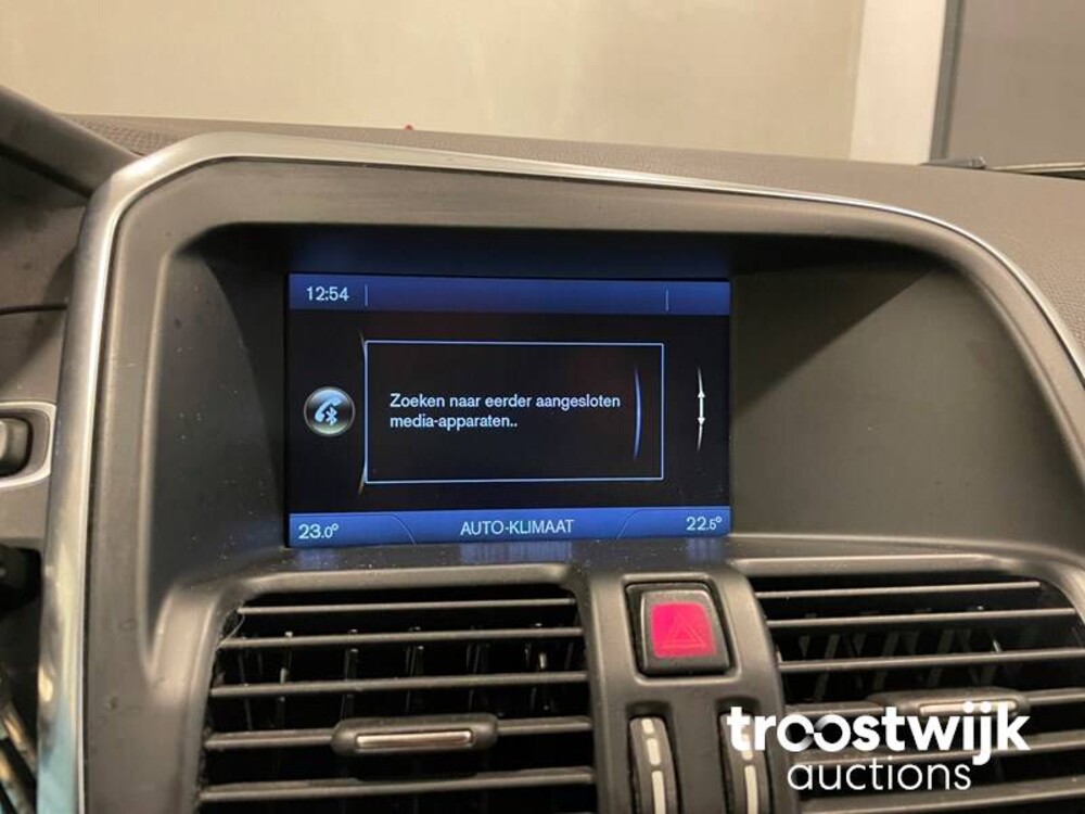 Volvo XC60 2.0 D4 Momentum 163hp 2013, 92-ZVZ-4