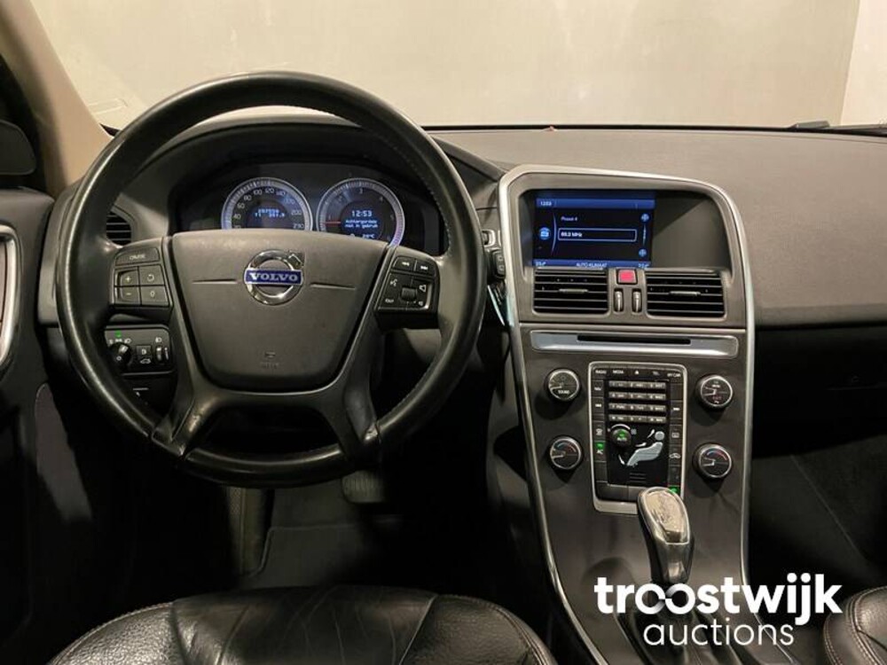 Volvo XC60 2.0 D4 Momentum 163hp 2013, 92-ZVZ-4