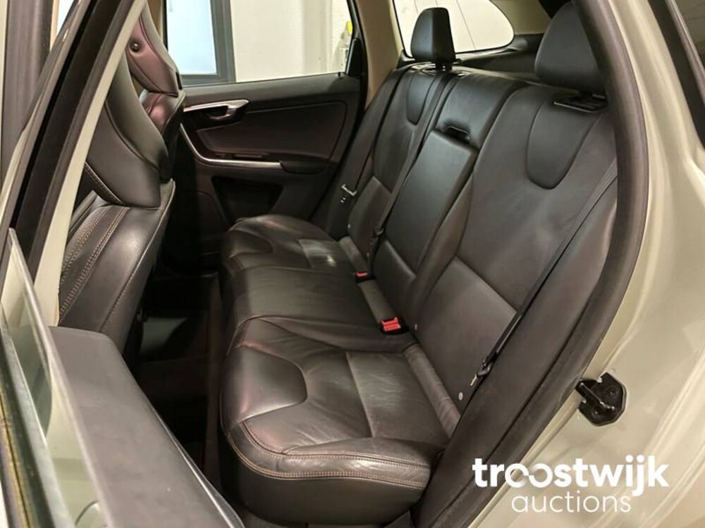 Volvo XC60 2.0 D4 Momentum 163hp 2013, 92-ZVZ-4