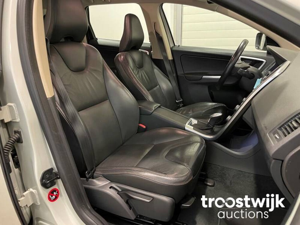 Volvo XC60 2.0 D4 Momentum 163hp 2013, 92-ZVZ-4