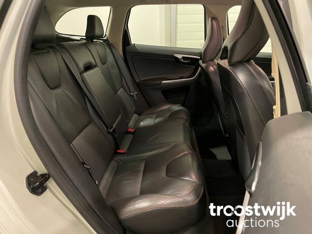 Volvo XC60 2.0 D4 Momentum 163hp 2013, 92-ZVZ-4