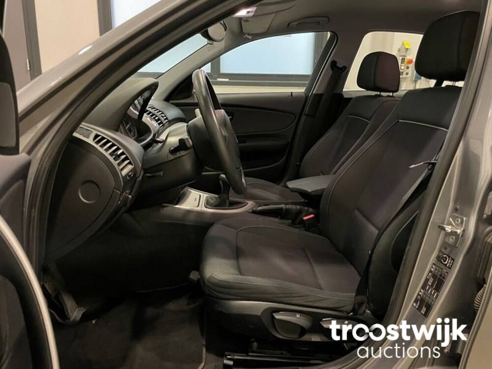 BMW 116i Corporate 122hp 2009 1-series, 59-JGF-4