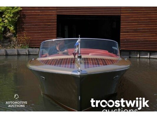 Pegiva 750 Steyr 250pk Sportboat Speedboot (RIVA, Boesch shape)