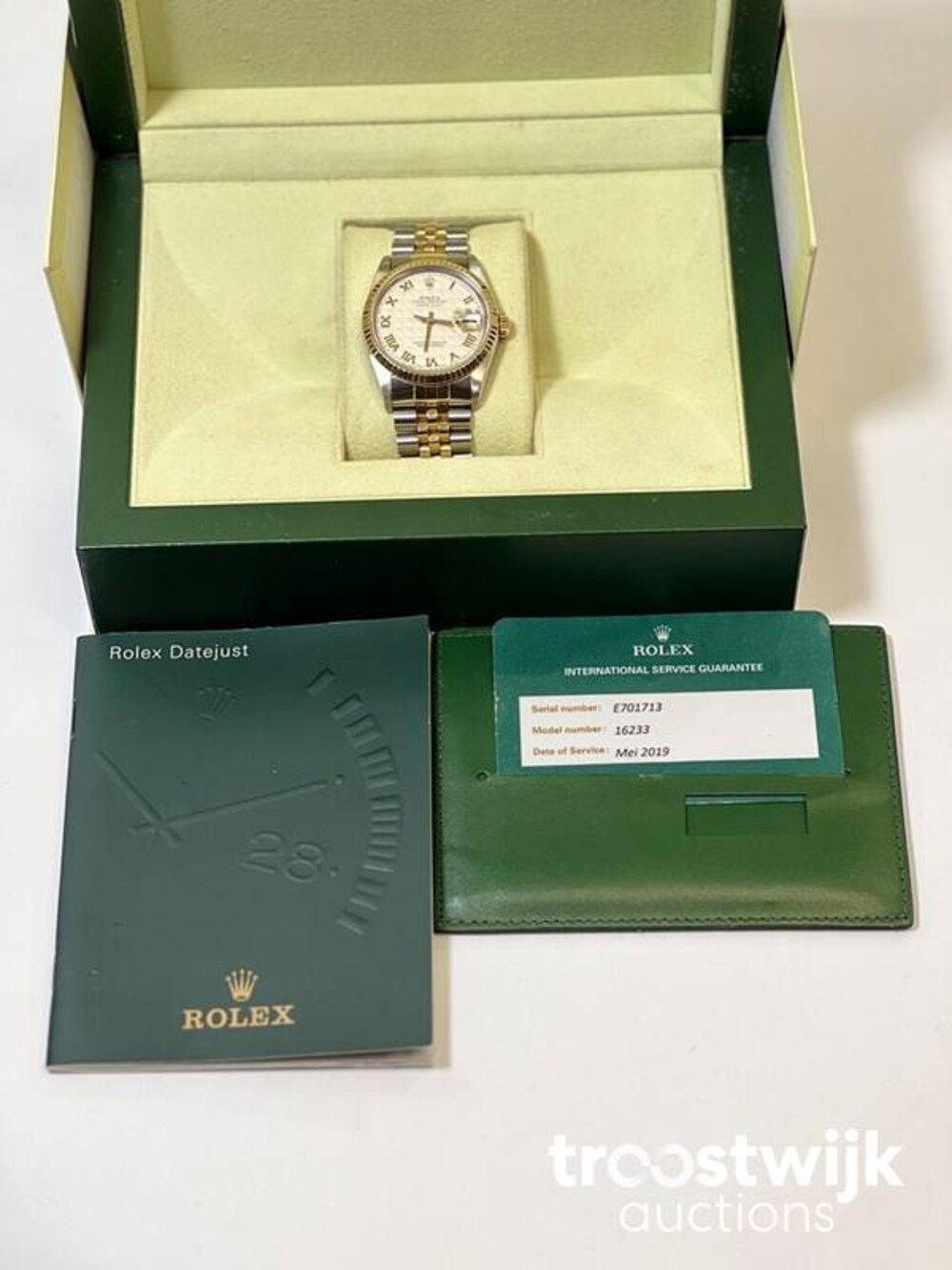 Rolex Rolex Datejust 36 16233 Pyramid Roman Dial