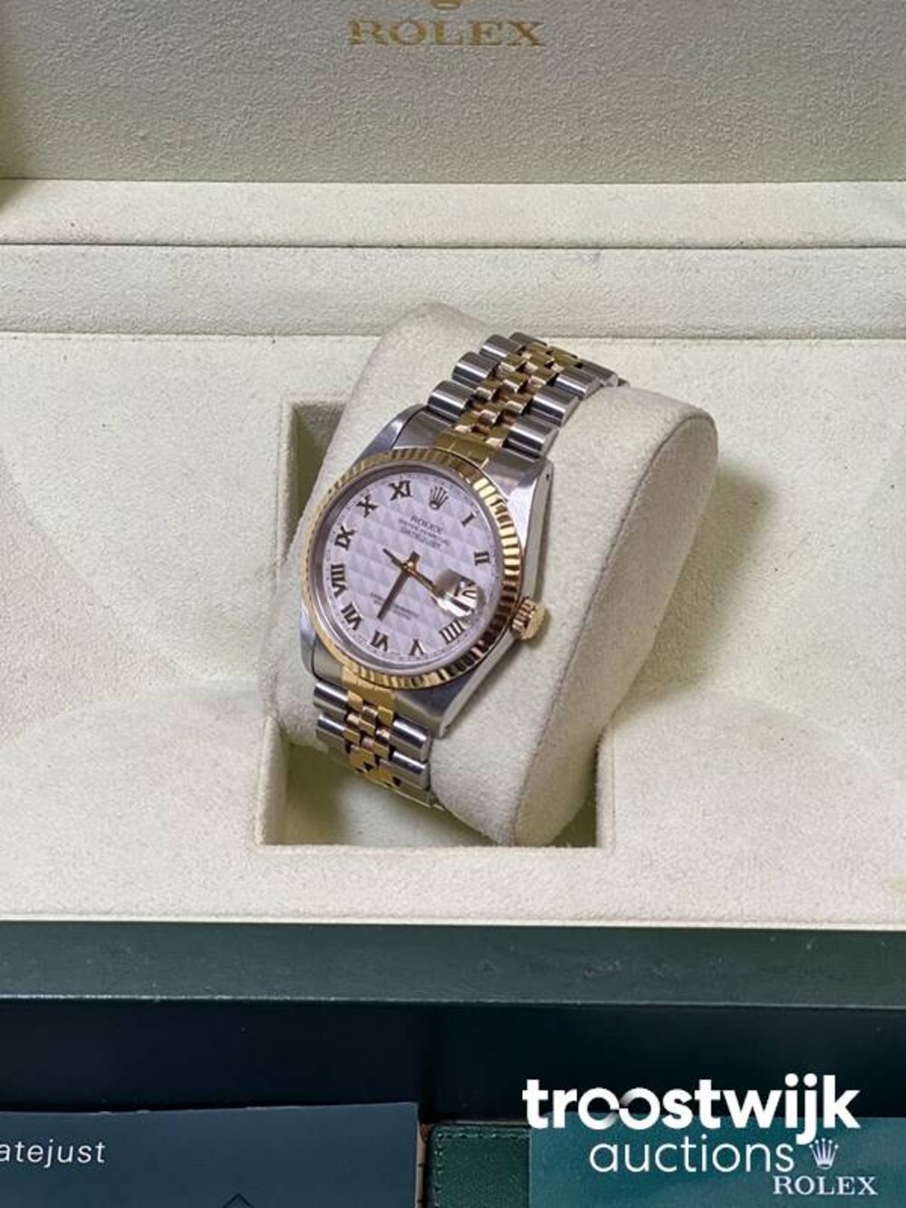 Rolex Rolex Datejust 36 16233 Pyramid Roman Dial
