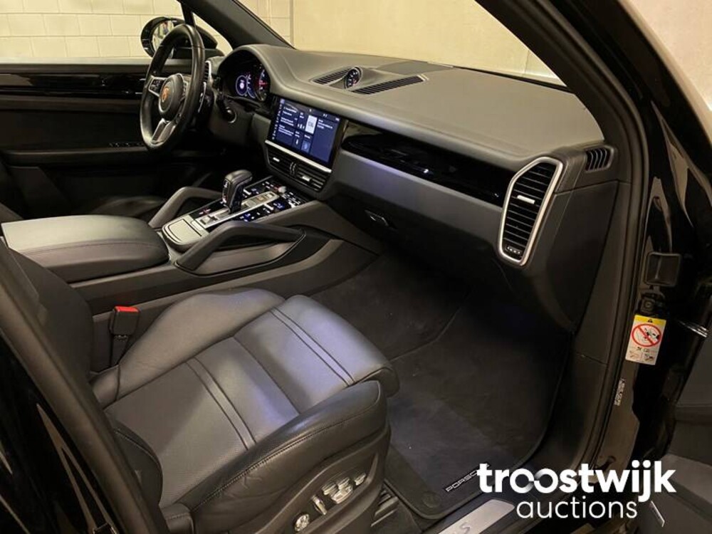 Porsche Cayenne S 2.9 V6 441hp NEW MODEL 2017, XK-673-D